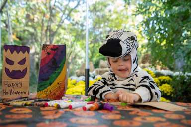 Julie Larsen Maher_9812_Boo at the Zoo_BZ_10 22 22