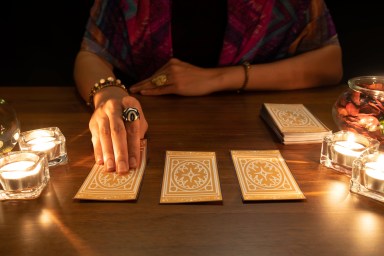 Tarot,Reader,Picking,Tarot,Cards.tarot,Cards,Face,Down,On,Table