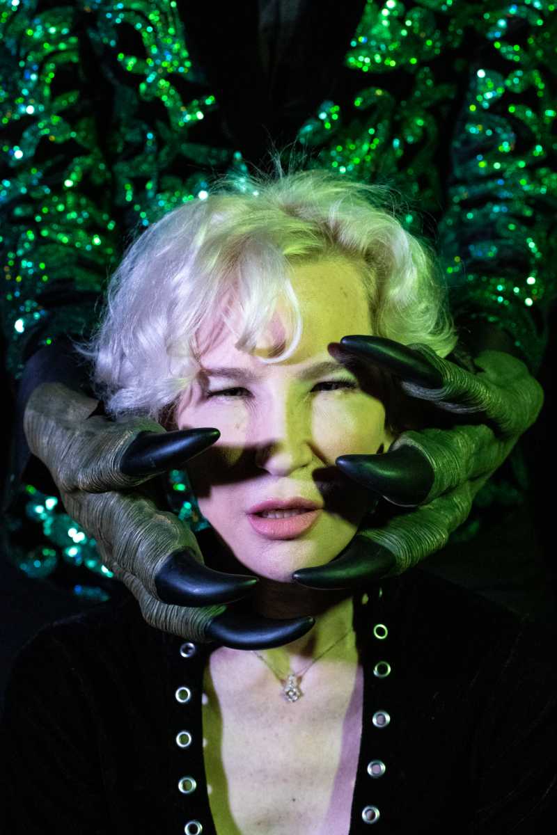 TWISTED- Penny Balfour- Photo John Phelps