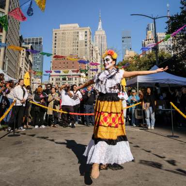 Manhattan Día de Muertos Celebration at the Flatiron Plaza