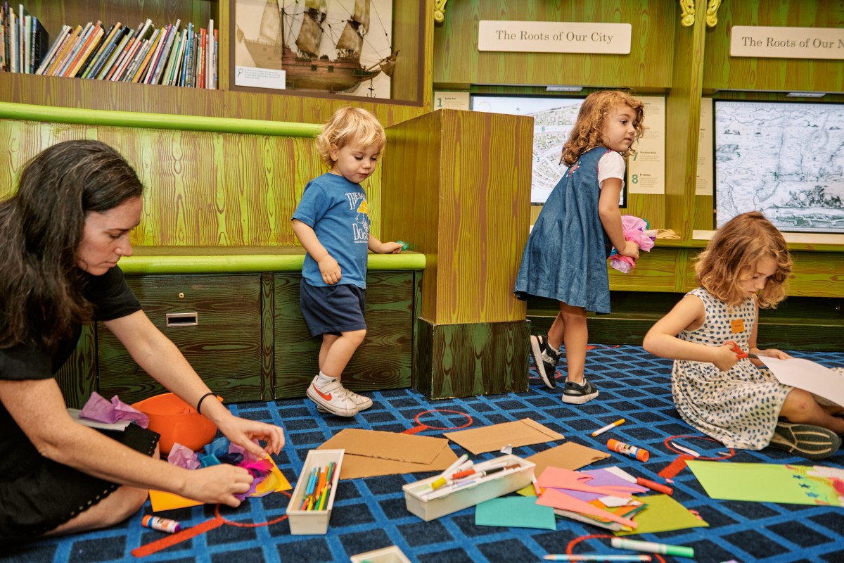 Family at story time 5 – Photo credit New-York Historical Society