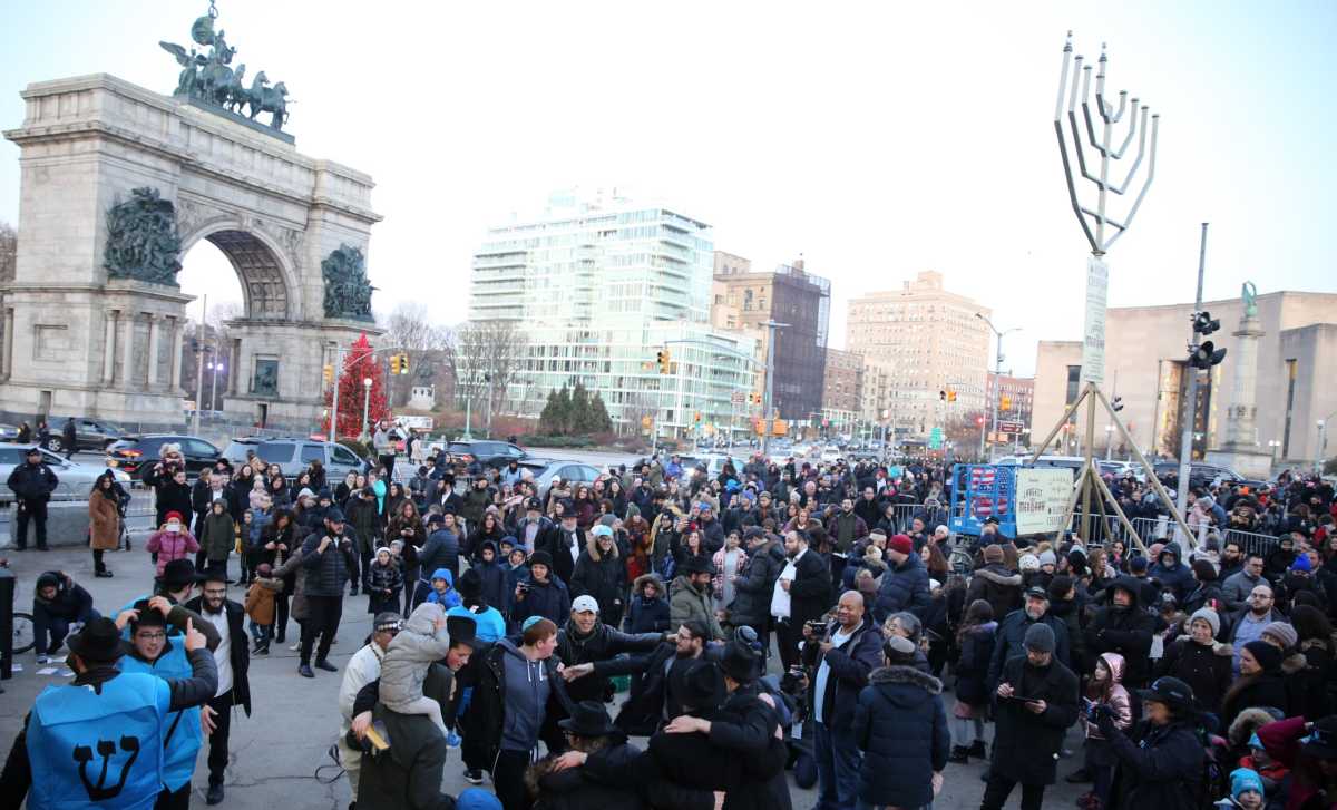 Largest Menorah picture with partial crowd