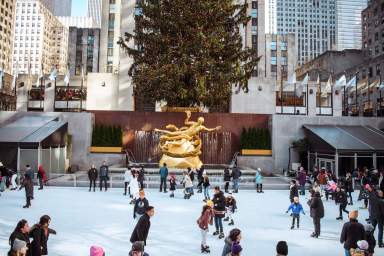 The Rink with Christmas Tree – Courtesy of Tishman Speyer (2)