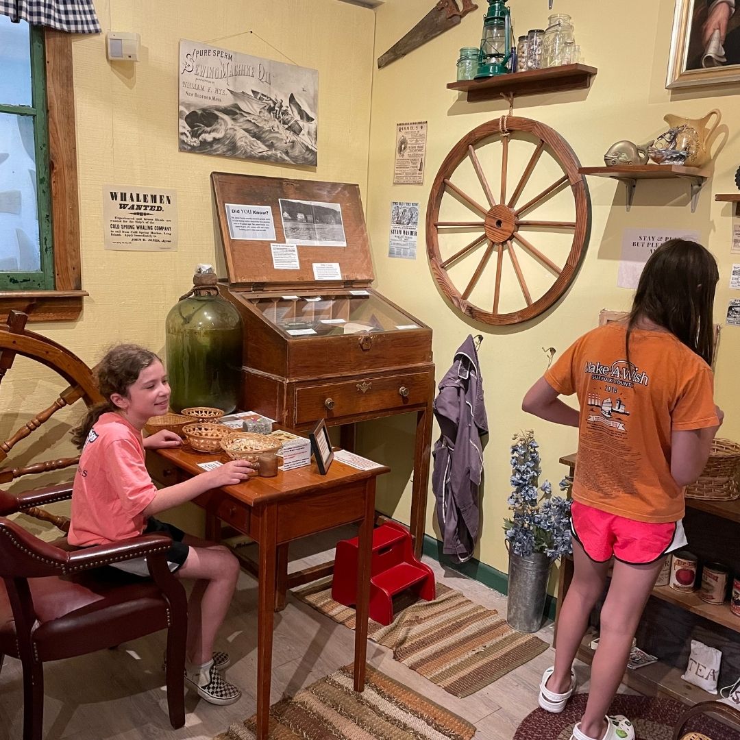 Photo – Sweet Summer Scavenger Hunt, kids in general store