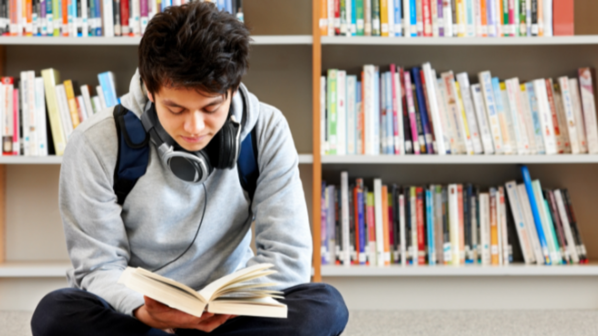 teenager-reading-1280×720