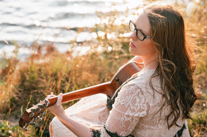 Lansdowne Folk Club presents Grace Morri