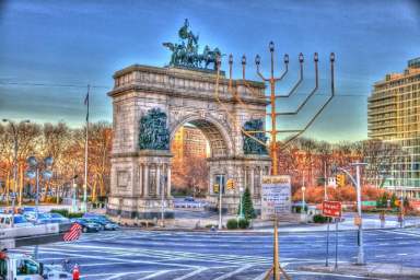 Brooklyns Largets Menorah