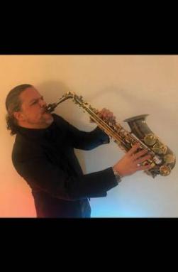 Felices Fiestas with Saxophonista Javier Arau y los Tres Reyes del Jazz