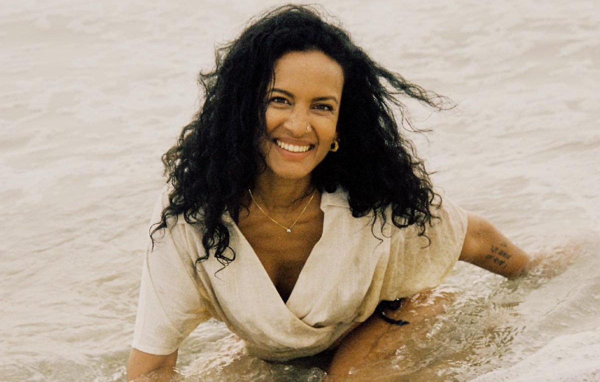 Anoushka_Shankar_press_2__c__Carly_Hildebrant.jpg