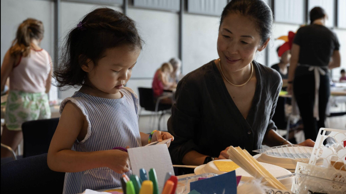 Open Studio_A family makes art together, 2023. Photograph by Filip Wolak.