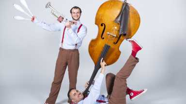 Rubin Brothers with Bass upside down photo by Ali Trepanier @alitreppp