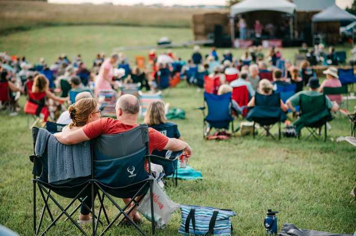 Live music, wine and beer, s’mores toast