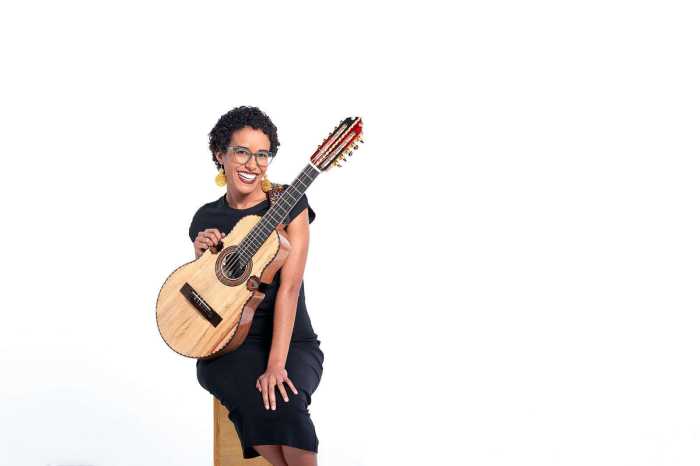 Fabiola Méndez is a Puerto Rican cuatro