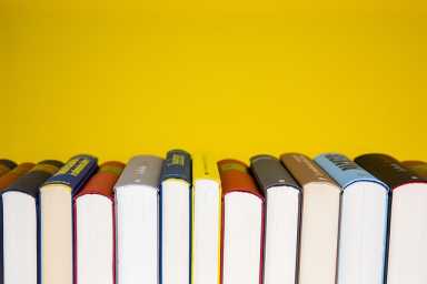 books-5937716_150_711ee2