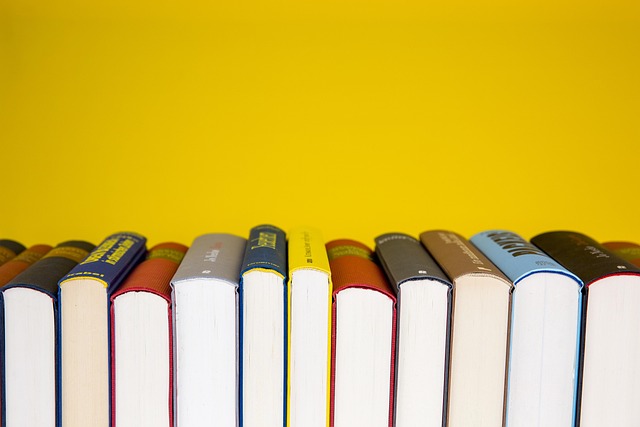 books-5937716_150_711ee2