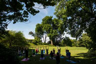 2020-spring-events_Yoga-in-the-Garden_Joshua-Bright_220411_173404_308844