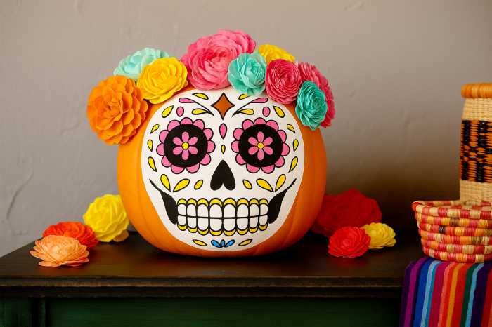 Join Dakota’s for Paint & Sip