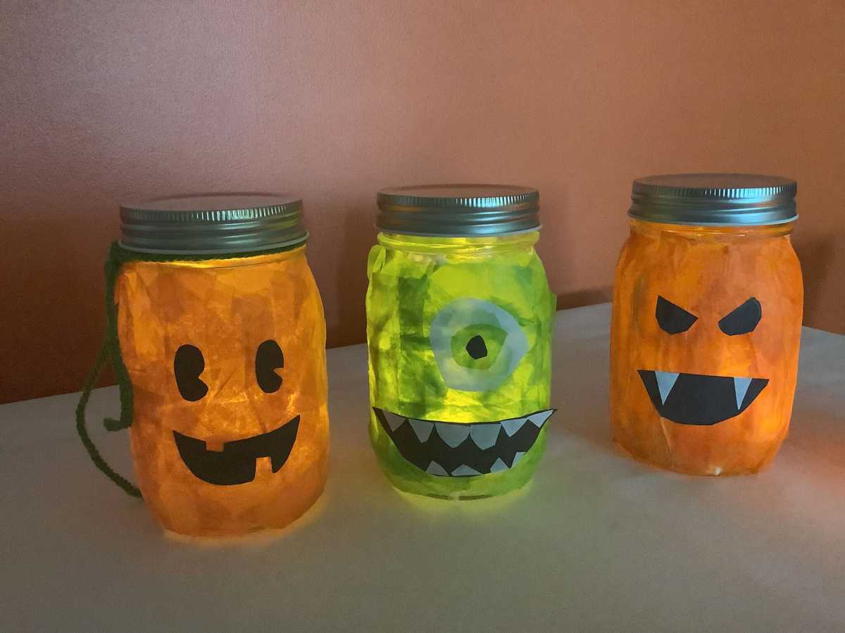 event-2025-10-25-halloweekend-jar-o-lanterns-2048×1536
