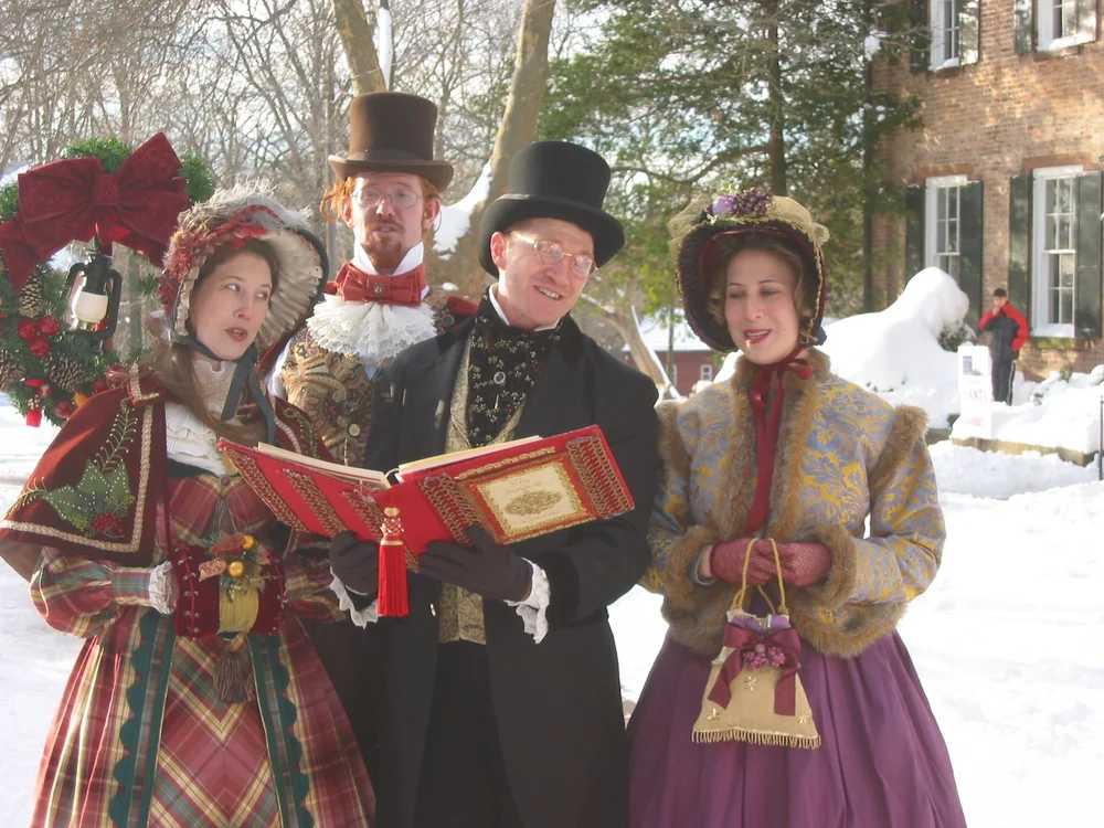 CarolersinHistoricRichmondTown
