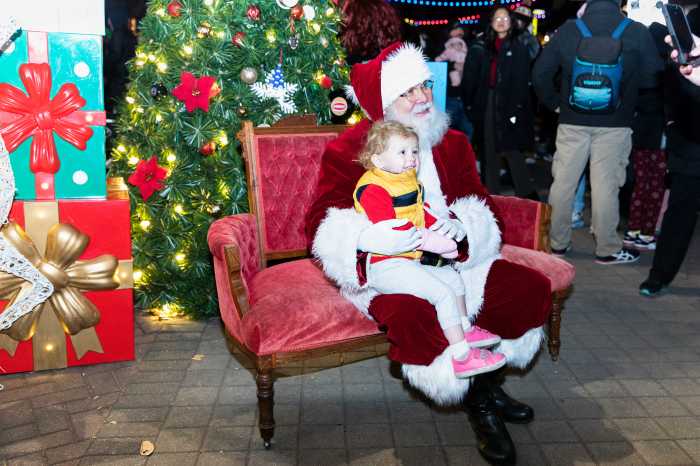 Free photos with Santa is a fan-favorite