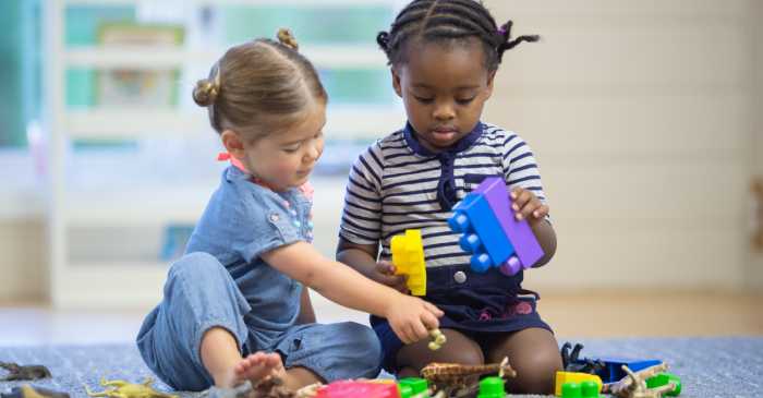 Come and make crafts, play with toys and