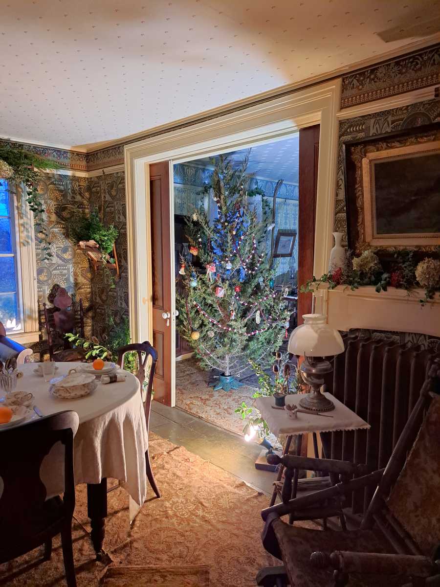 homestead holiday tree