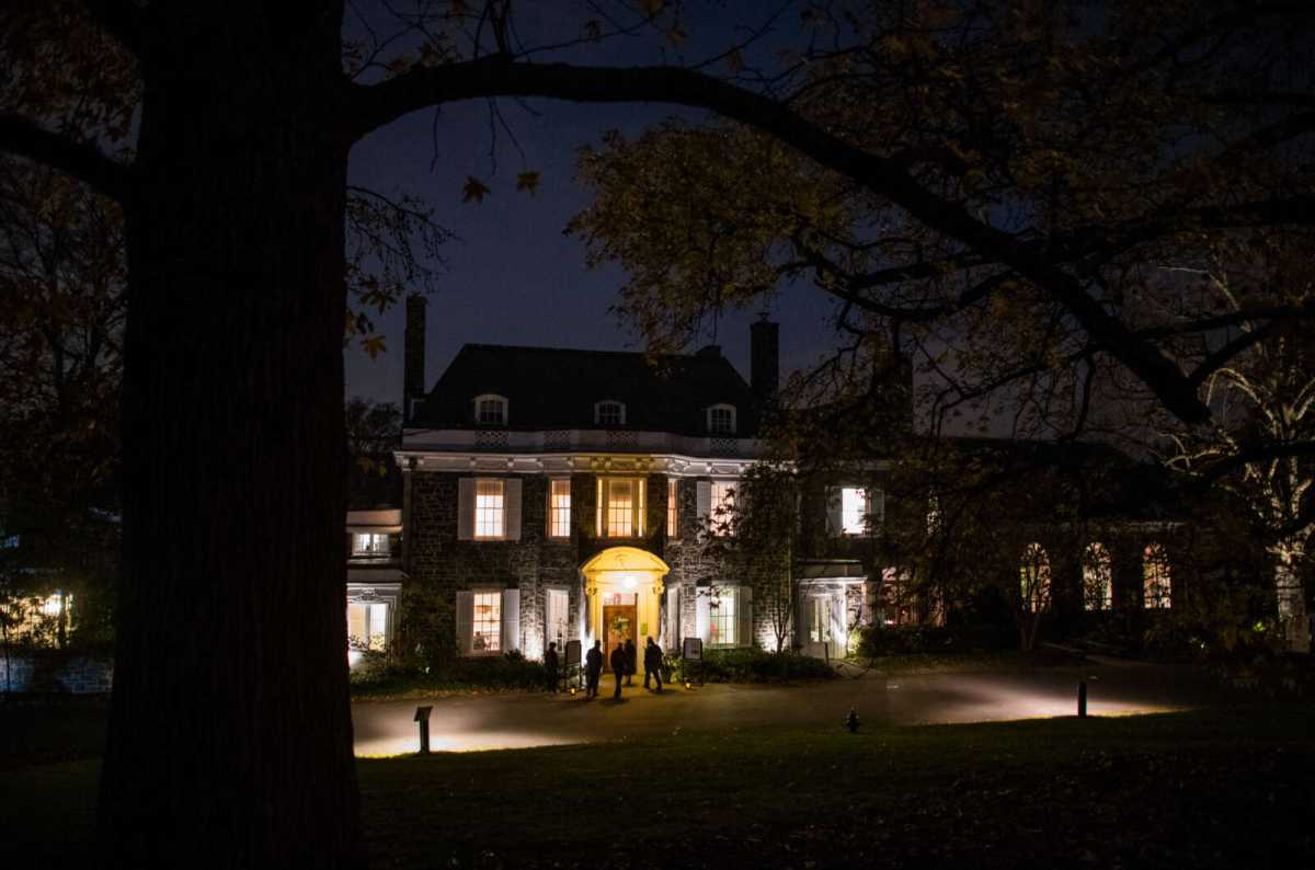 wave-hill_Winter-Solstice-Pub-Night_credit-Joshua-Bright