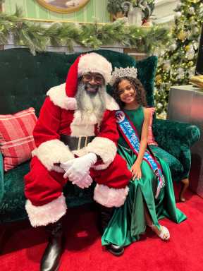 KP – Black Santa Photo Experience (1)