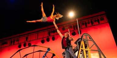 wf-calendar-Cirque-Mechanics-Tilt-photo-Kirk-Marsh-2026-01