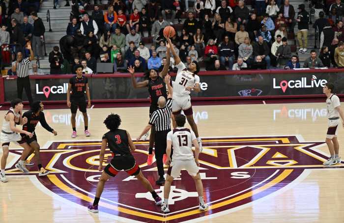 The Iona Prep Varsity Basketball team wi