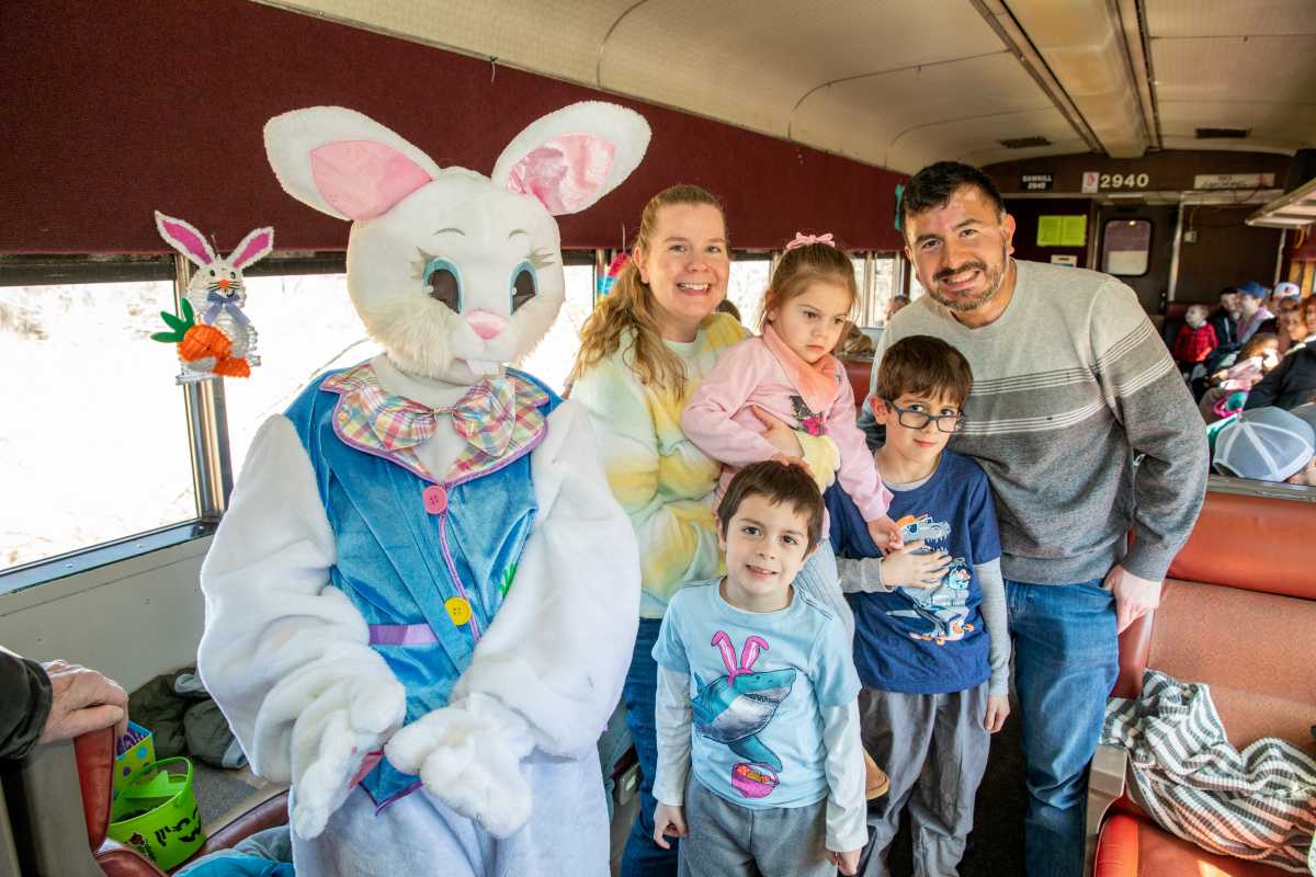 CMRR Easter Bunny Photo